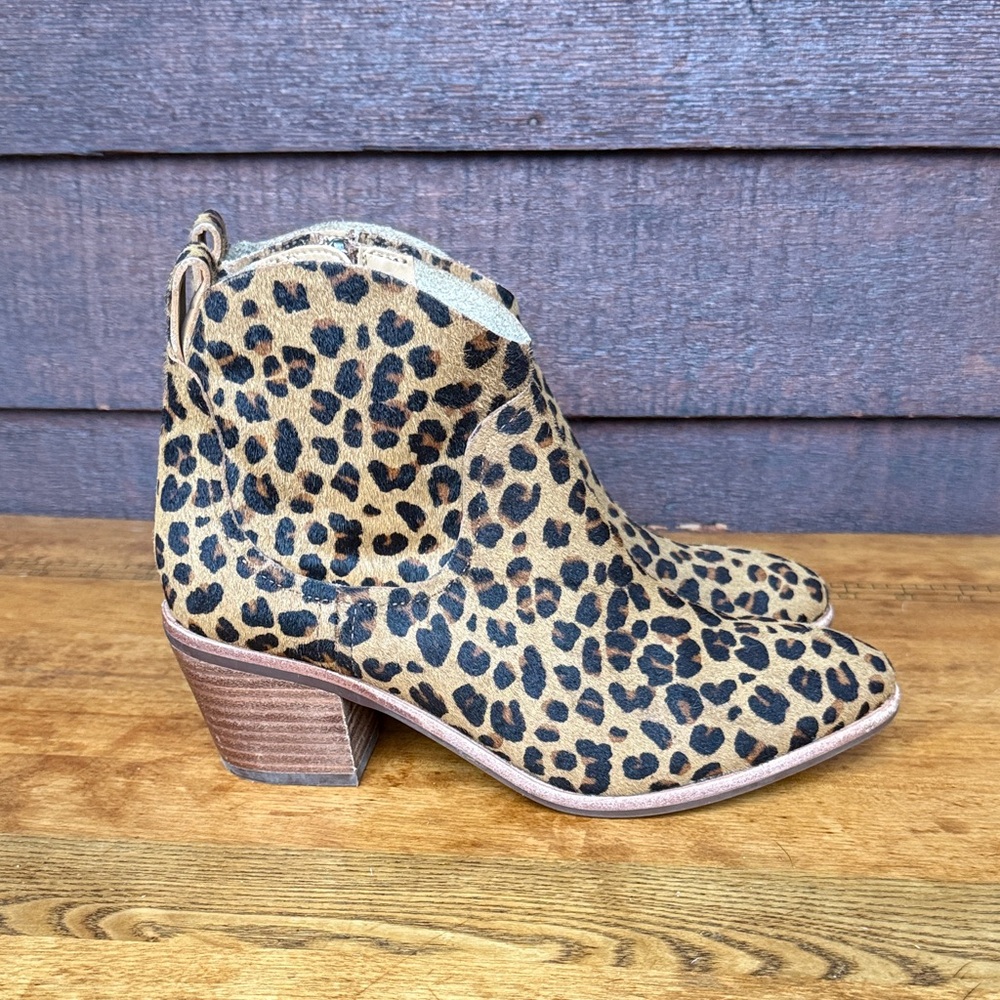 UGG Kingsburg Leopard Print Ankle Boots block heel size 7 like NEW $150
